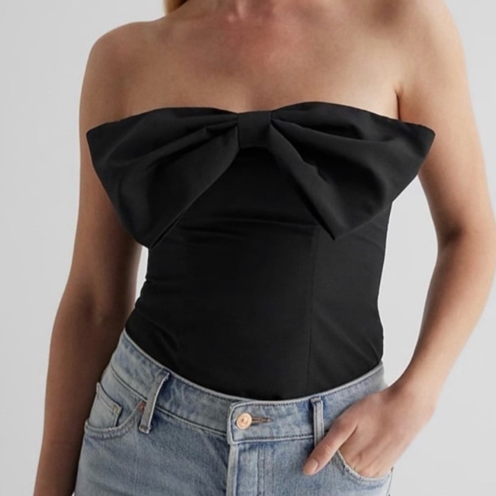 Elegant Black Strapless Top with Bow